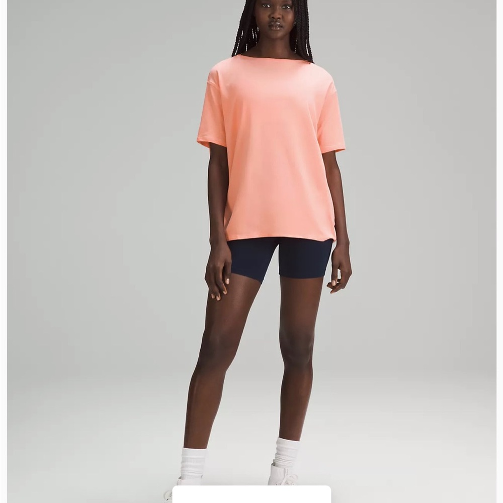 New lululemon back in action shirt